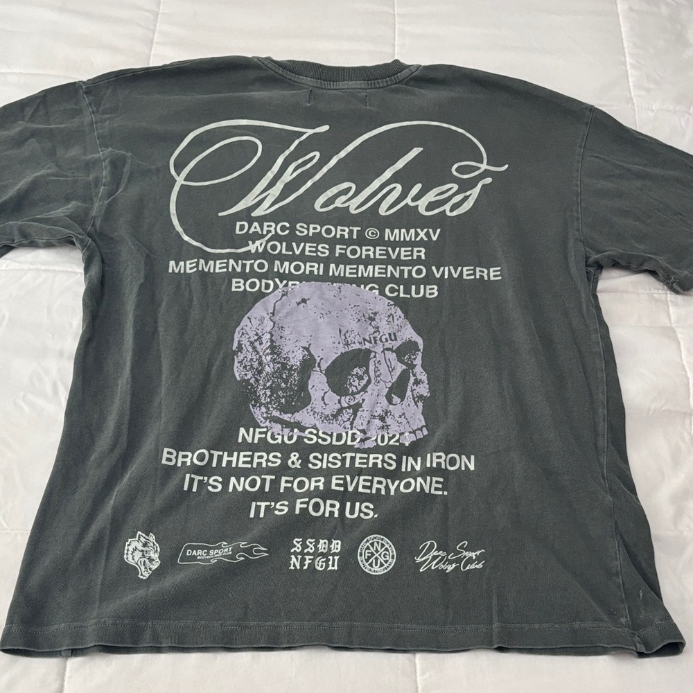 Darc Sport Charcoal Graphic Tee with Skull Design